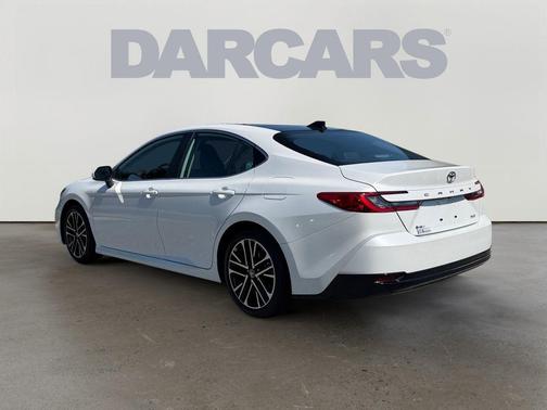 Wind Chill Pearl 2025 Toyota Camry XLE