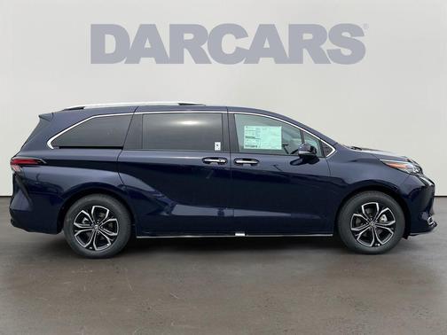 2025 Toyota Sienna Platinum 7 Passenger
