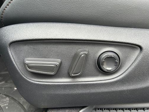 2025 Toyota Sienna Platinum 7 Passenger