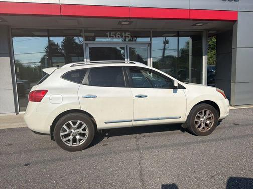 Pearl White 2013 Nissan Rogue SV w/SL Pkg
