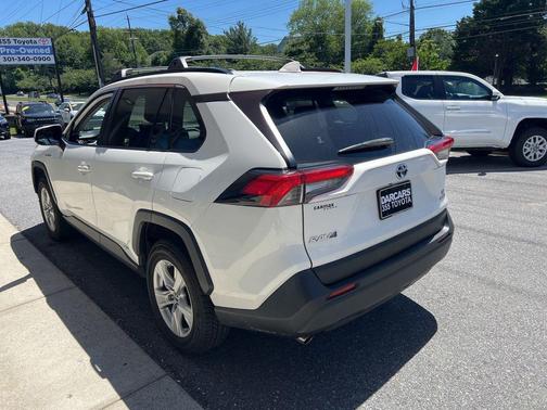 Super White 2019 Toyota RAV4 Hybrid LE