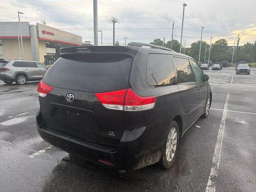 Black 2013 Toyota Sienna LE