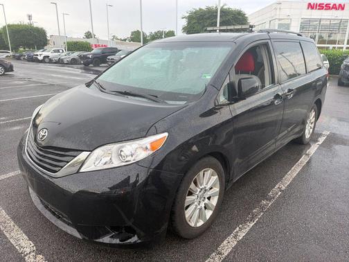 Black 2013 Toyota Sienna LE