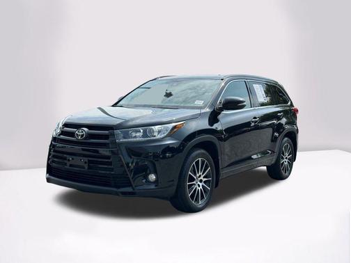 2017 Toyota Highlander SE