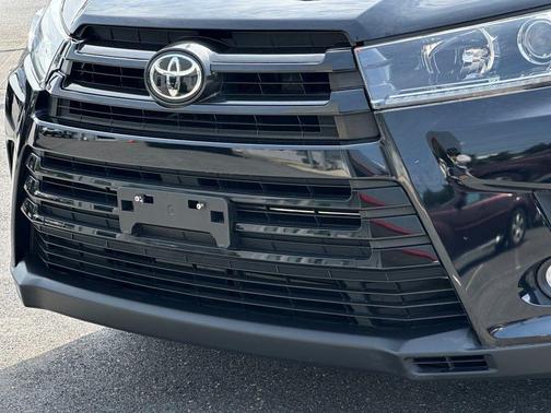 2017 Toyota Highlander SE