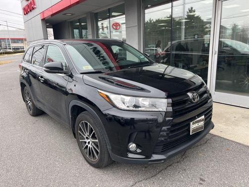 2017 Toyota Highlander SE