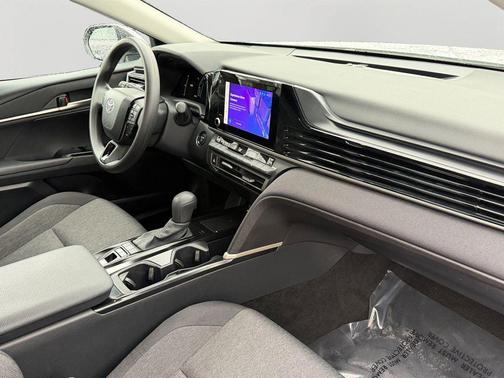 Ice 2025 Toyota Camry LE