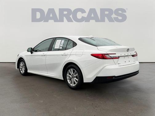 Ice 2025 Toyota Camry LE