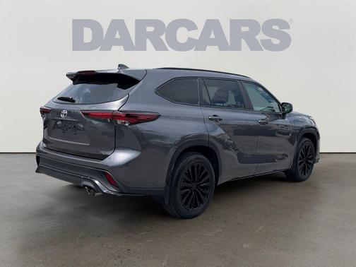 Magnetic Gray Metallic 2024 Toyota Highlander XSE