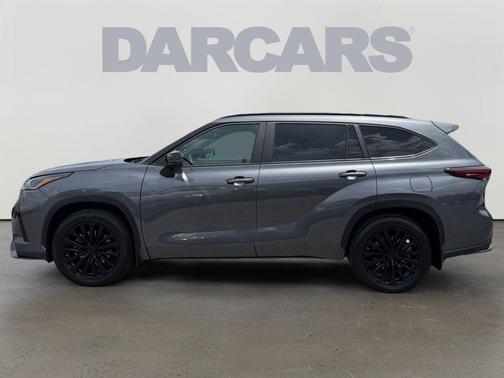 Magnetic Gray Metallic 2024 Toyota Highlander XSE