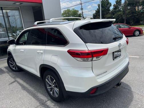 Blizzard Pearl 2019 Toyota Highlander XLE