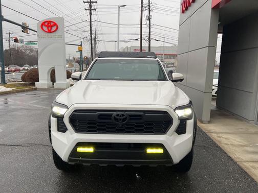 2025 Toyota Tacoma Hybrid TRD Off Road