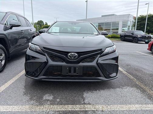 Midnight Black Metallic 2024 Toyota Camry SE