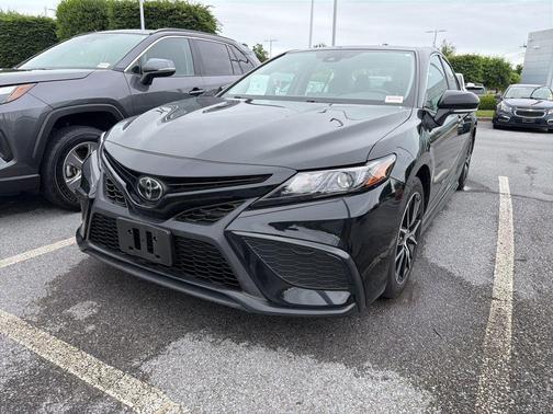 Midnight Black Metallic 2024 Toyota Camry SE