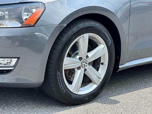 2015 Volkswagen Passat 1.8T Limited Edition