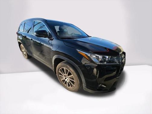 2017 Toyota Highlander SE