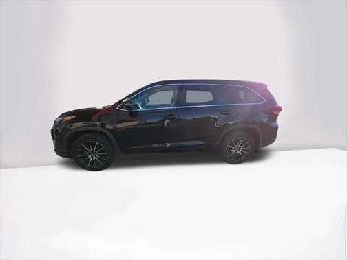 2017 Toyota Highlander SE