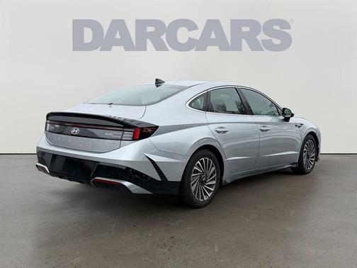 2024 Hyundai SONATA Hybrid SE