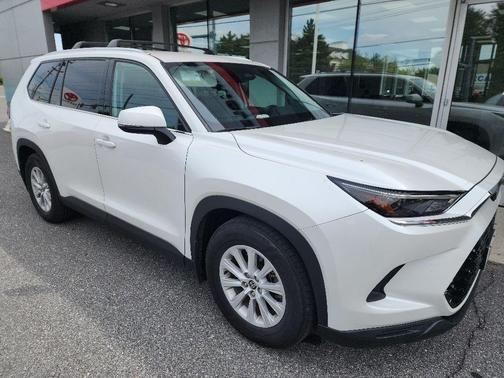 Pearl 2024 Toyota Grand Highlander XLE