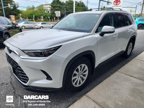 Pearl 2024 Toyota Grand Highlander XLE