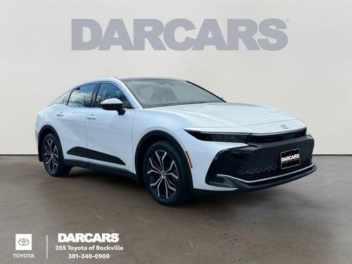 Oxygen White 2024 Toyota Crown Limited