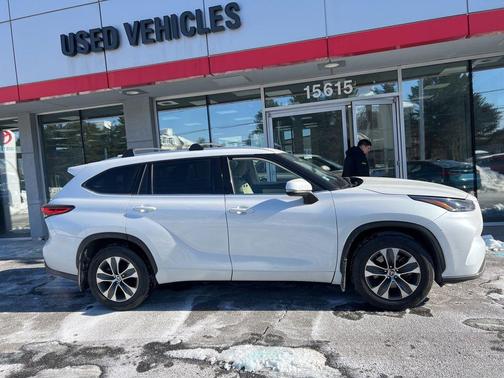 2022 Toyota Highlander XLE