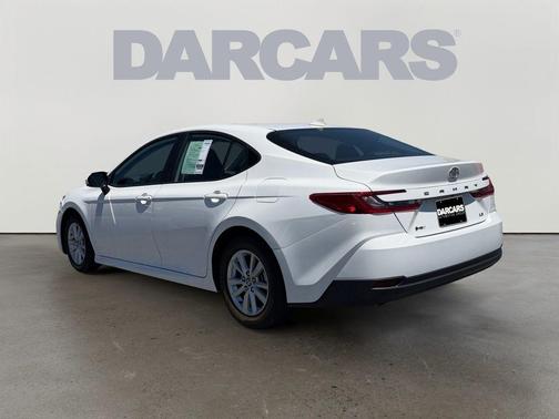 Ice 2025 Toyota Camry LE