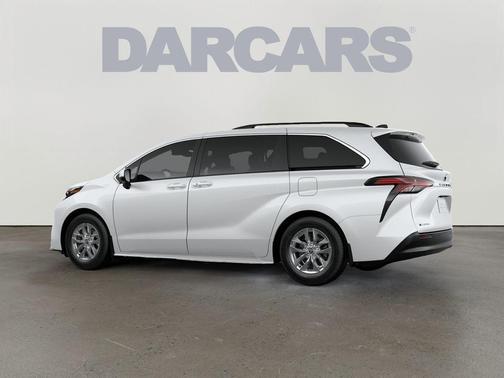 2025 Toyota Sienna XLE