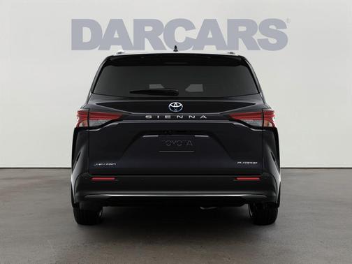 2025 Toyota Sienna Platinum 7 Passenger