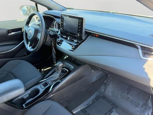 White 2022 Toyota Corolla SE