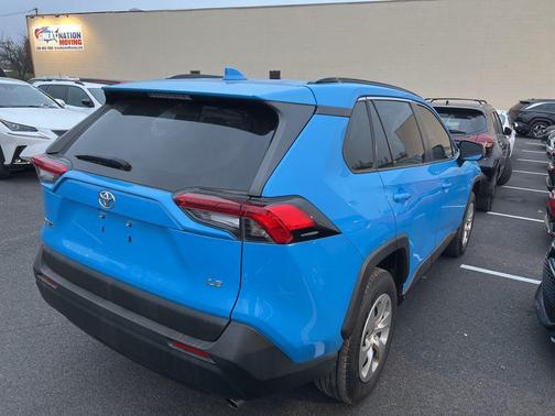 2021 Toyota RAV4 LE