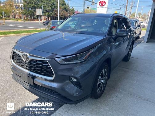 Magnetic Gray Metallic 2021 Toyota Highlander XLE