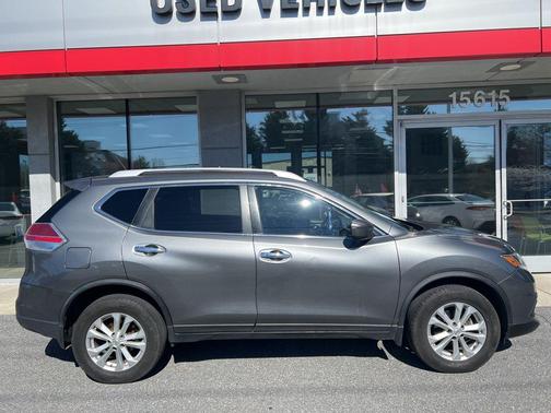 Gun Metallic 2016 Nissan Rogue SV