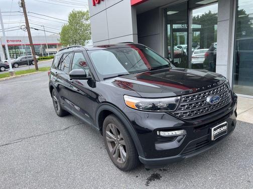Agate Black Metallic 2022 Ford Explorer XLT