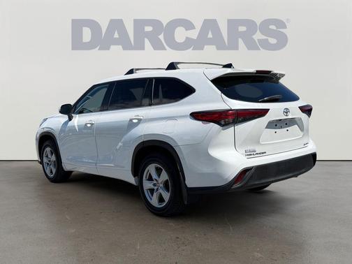 Wind Chill Pearl 2022 Toyota Highlander LE