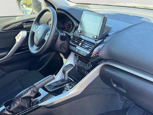 2024 Mitsubishi Eclipse Cross LE