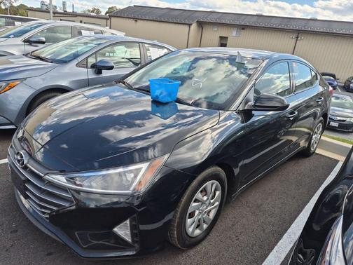 2020 Hyundai ELANTRA SE