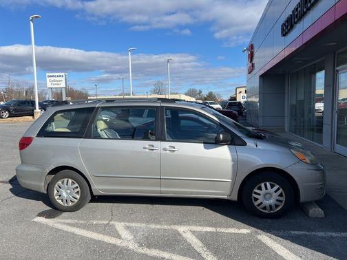 2005 Toyota Sienna CE