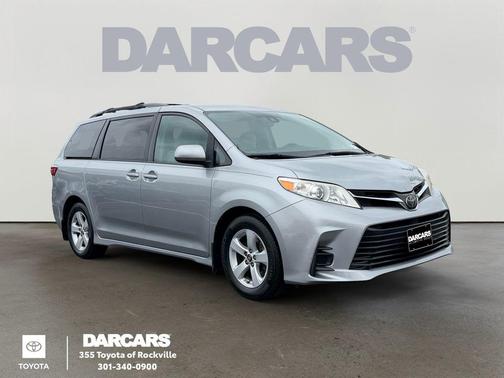 Silver Sky Metallic 2018 Toyota Sienna LE