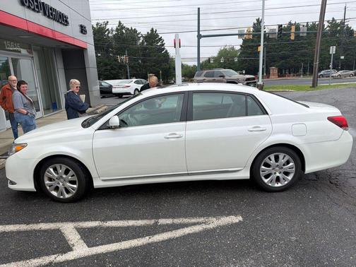 Blizzard Pearl 2011 Toyota Avalon Limited