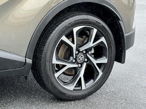 2021 Toyota C-HR XLE