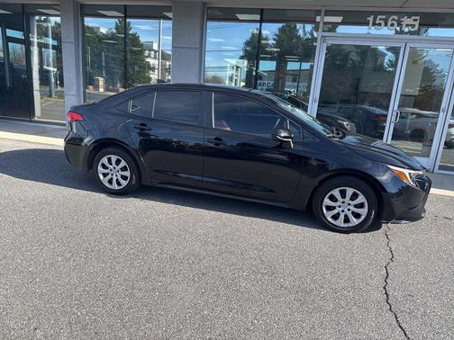 2025 Toyota Corolla Hybrid LE