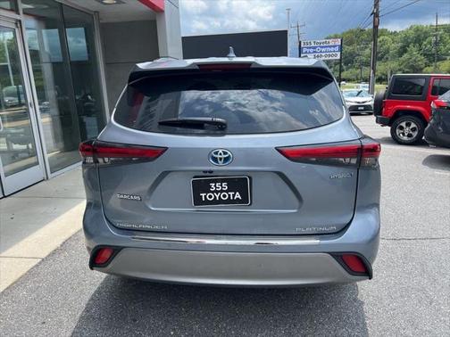 2021 Toyota Highlander Hybrid Platinum