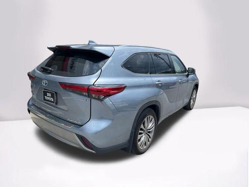 2021 Toyota Highlander Hybrid Platinum