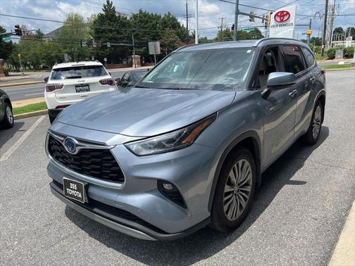 2021 Toyota Highlander Hybrid Platinum