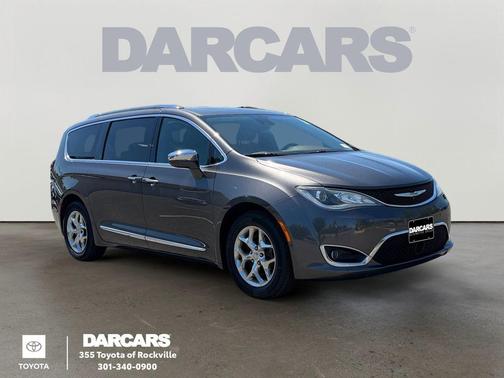 Granite Crystal Metallic Clearcoat 2017 Chrysler Pacifica Limited