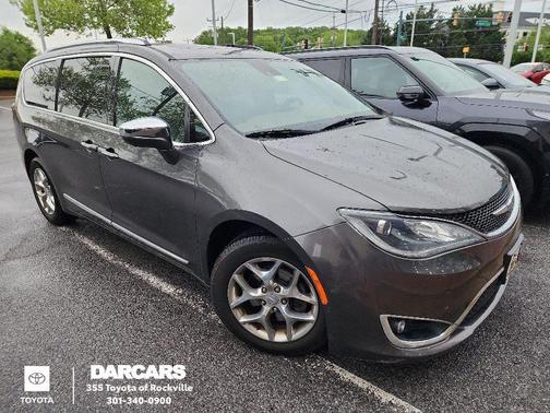 Granite Crystal Metallic Clearcoat 2017 Chrysler Pacifica Limited