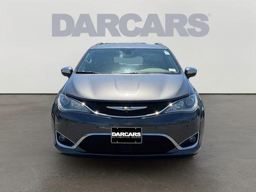 Granite Crystal Metallic Clearcoat 2017 Chrysler Pacifica Limited
