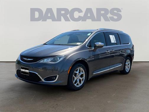 Granite Crystal Metallic Clearcoat 2017 Chrysler Pacifica Limited