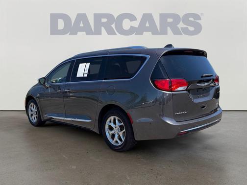 Granite Crystal Metallic Clearcoat 2017 Chrysler Pacifica Limited